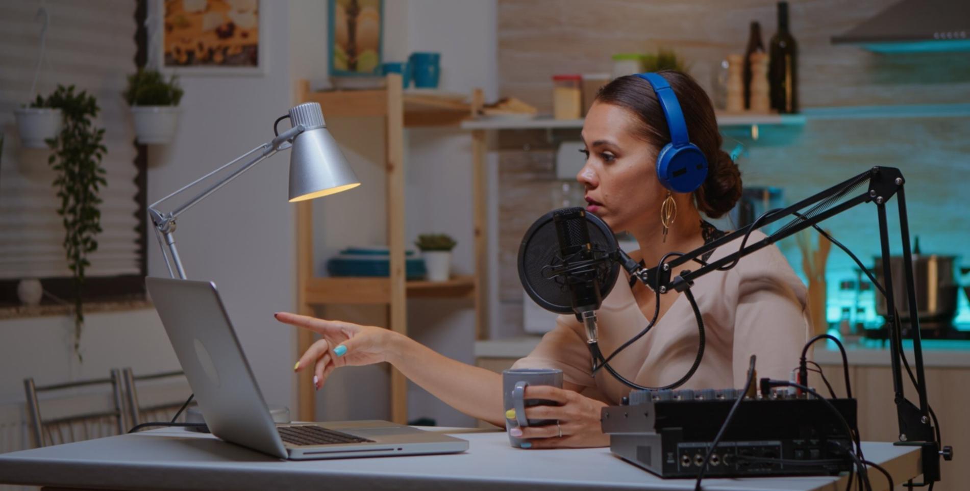 Participants working through lead writing exercises